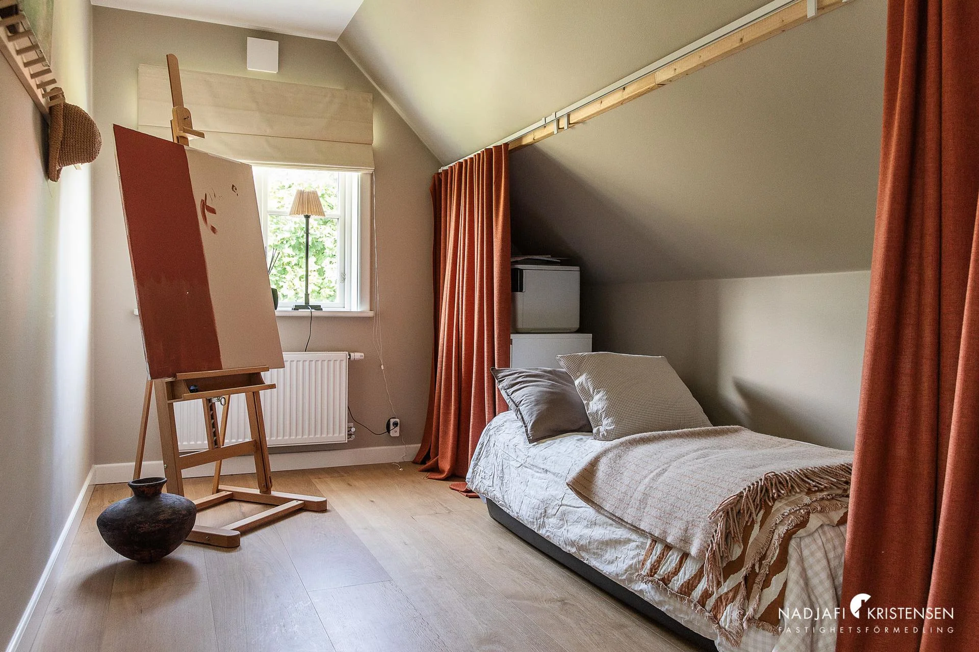Smakfullt renoverad havsnära villa på Båstad väster!