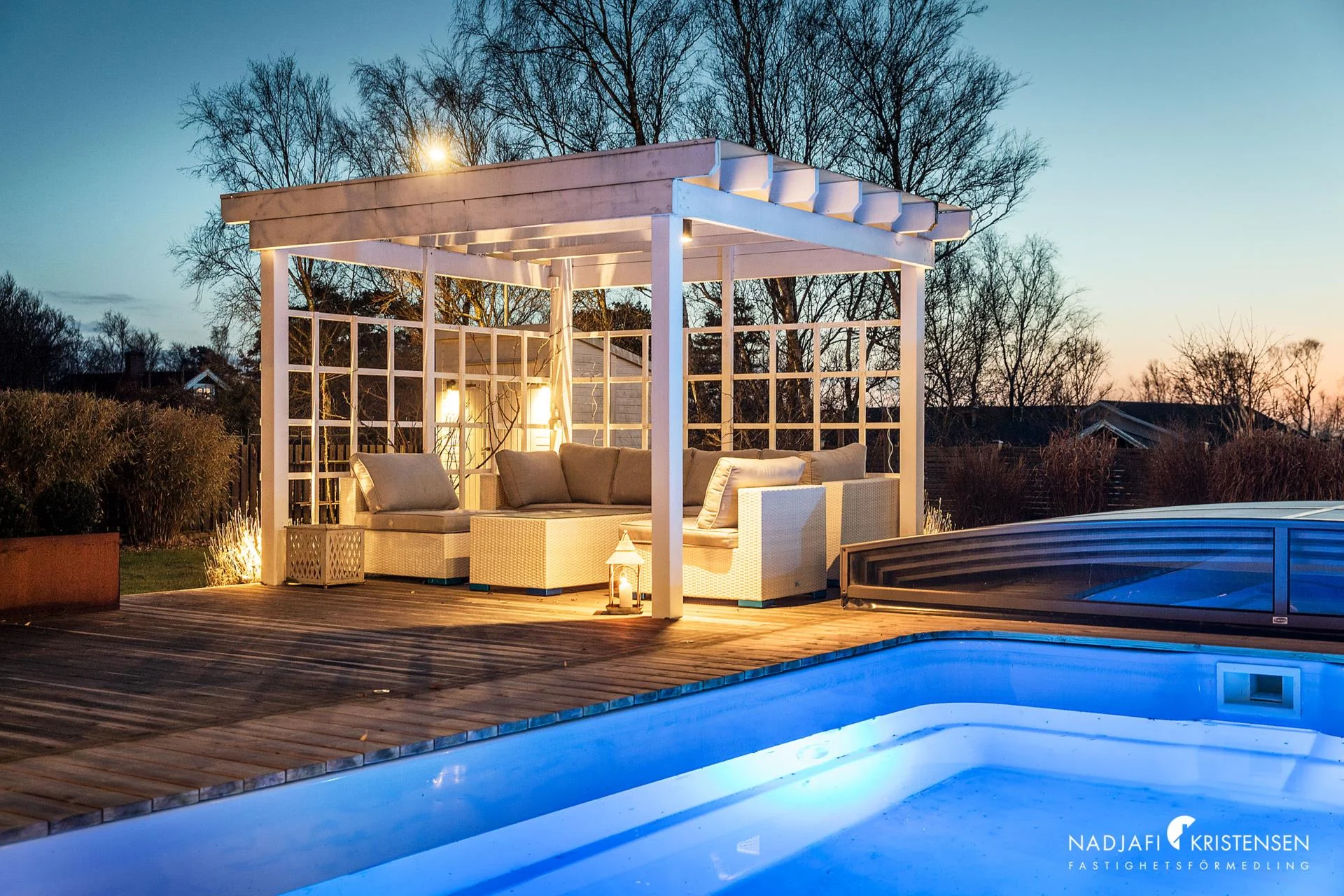 Totalrenoverad familjevilla med pool, havsutsikt och gästlägenhet – Mellbystrand när det är som bäst