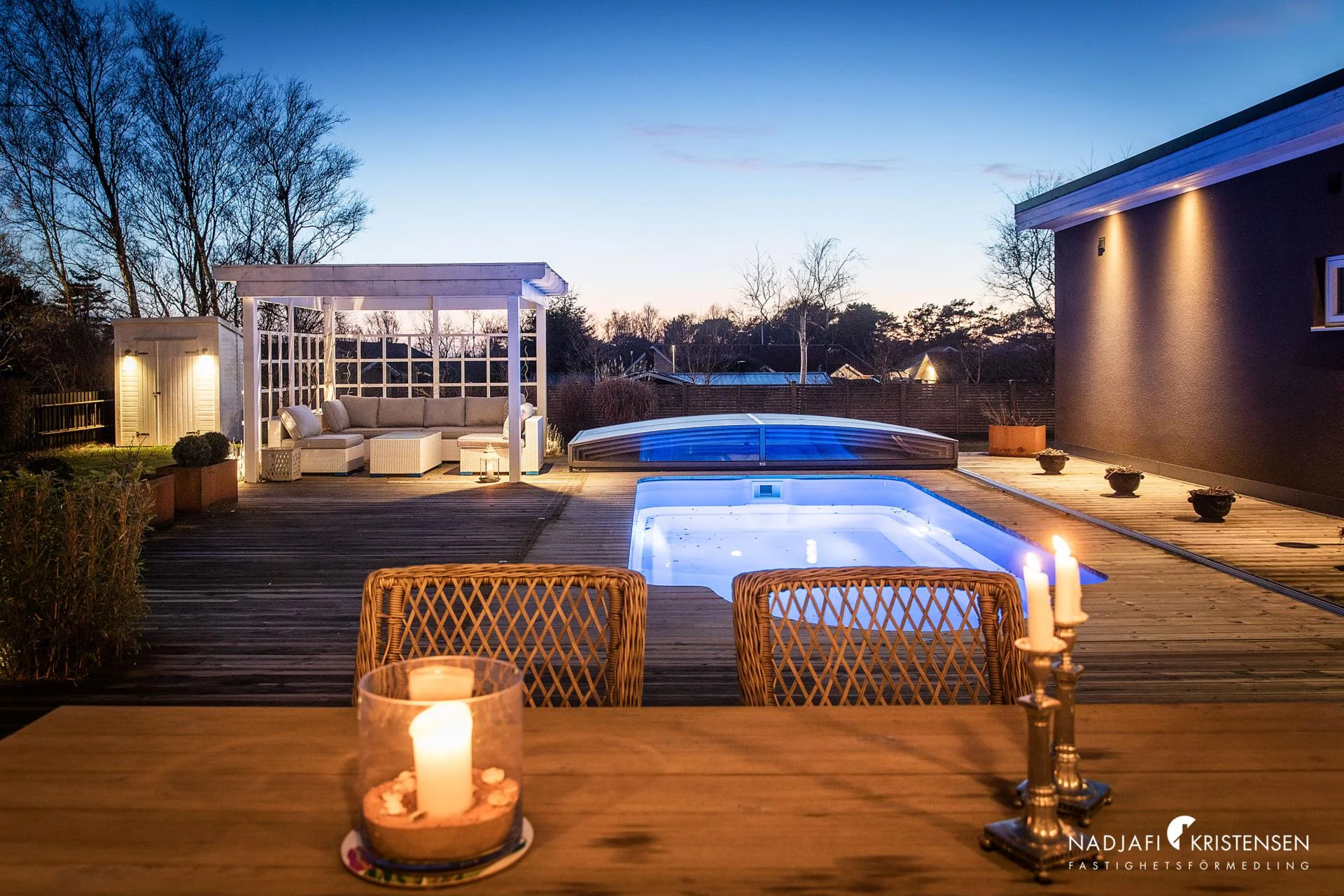 Totalrenoverad familjevilla med pool, havsutsikt och gästlägenhet – Mellbystrand när det är som bäst