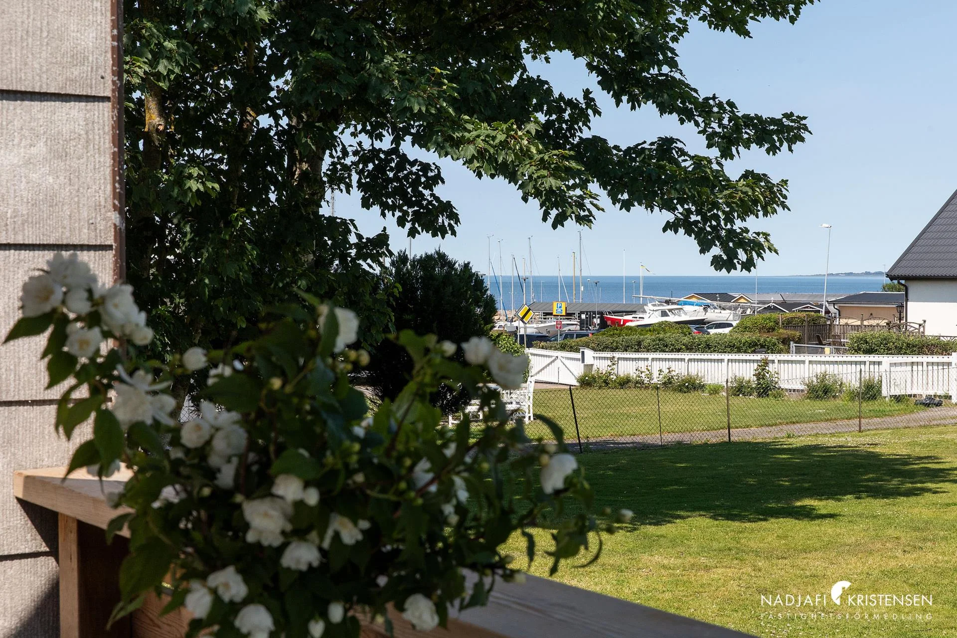 Unik möjlighet att förverkliga dubbeltomt vid havet – förstklassigt läge i Vejbystrand