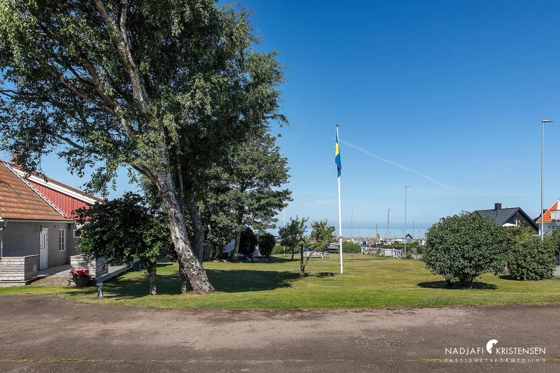 Unik möjlighet att förverkliga dubbeltomt vid havet – förstklassigt läge i Vejbystrand