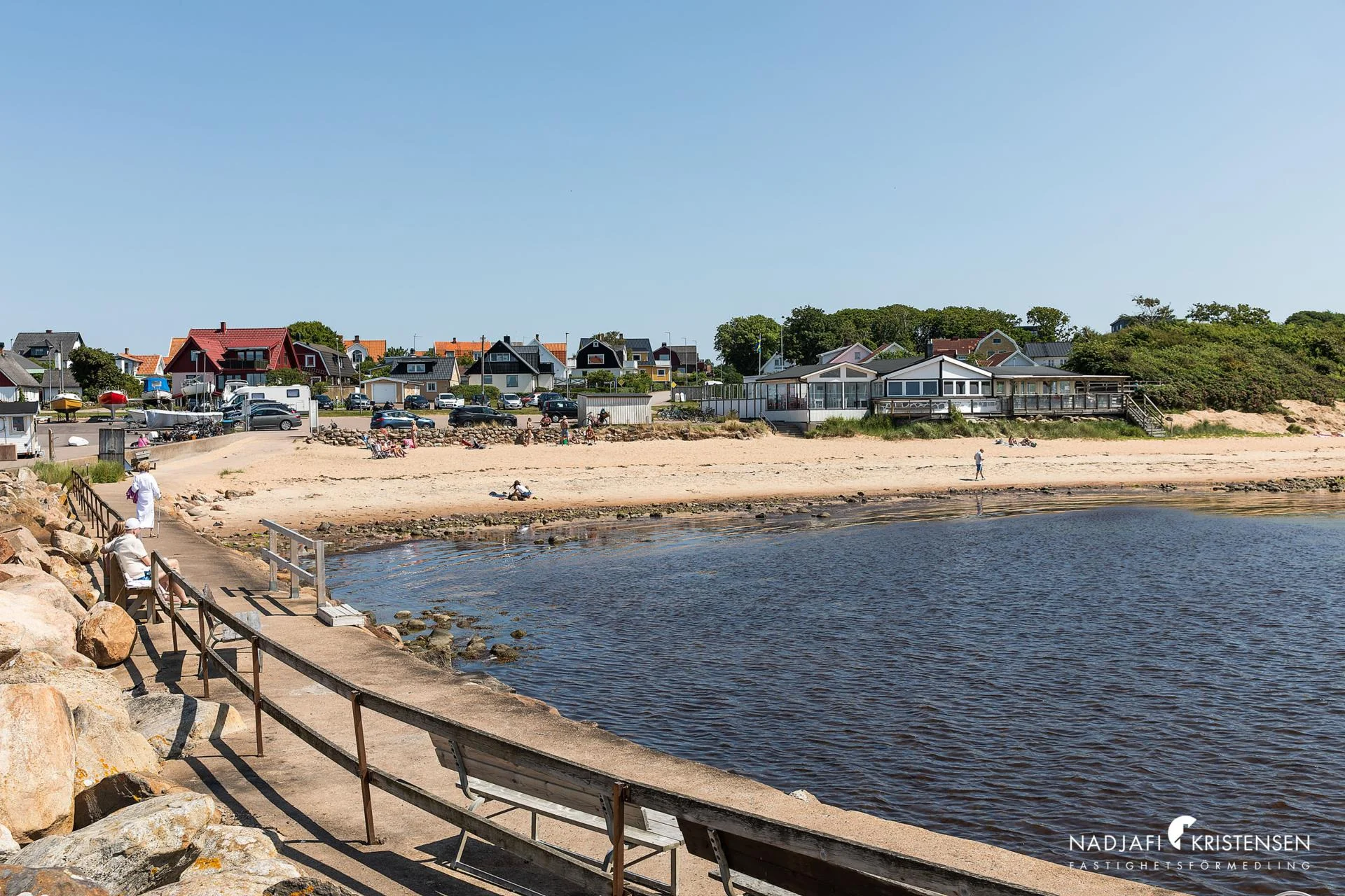 Unik möjlighet att förverkliga dubbeltomt vid havet – förstklassigt läge i Vejbystrand