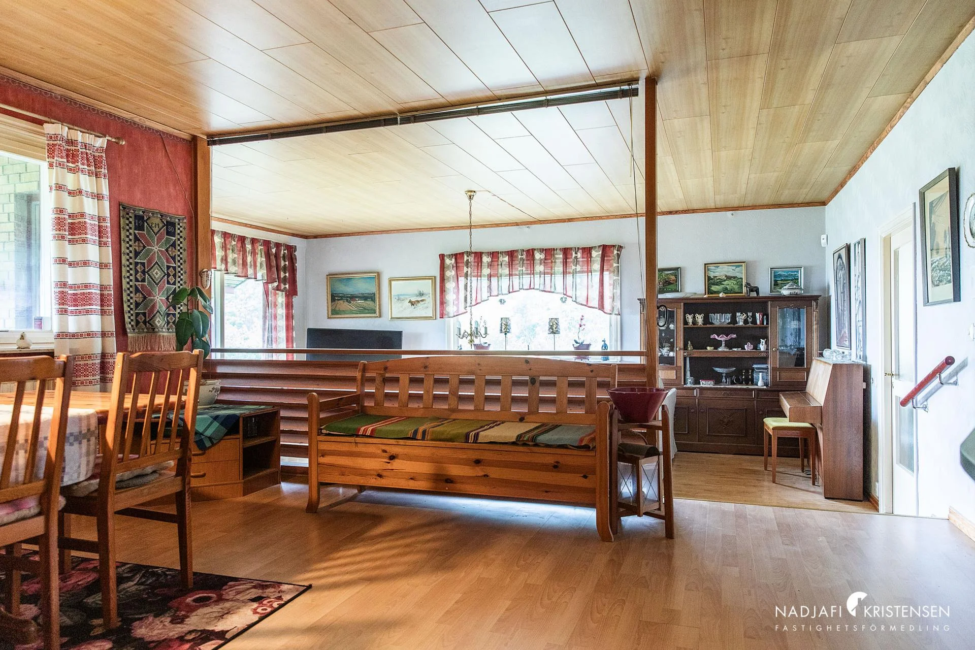 Villa med möjligheter på högt läge