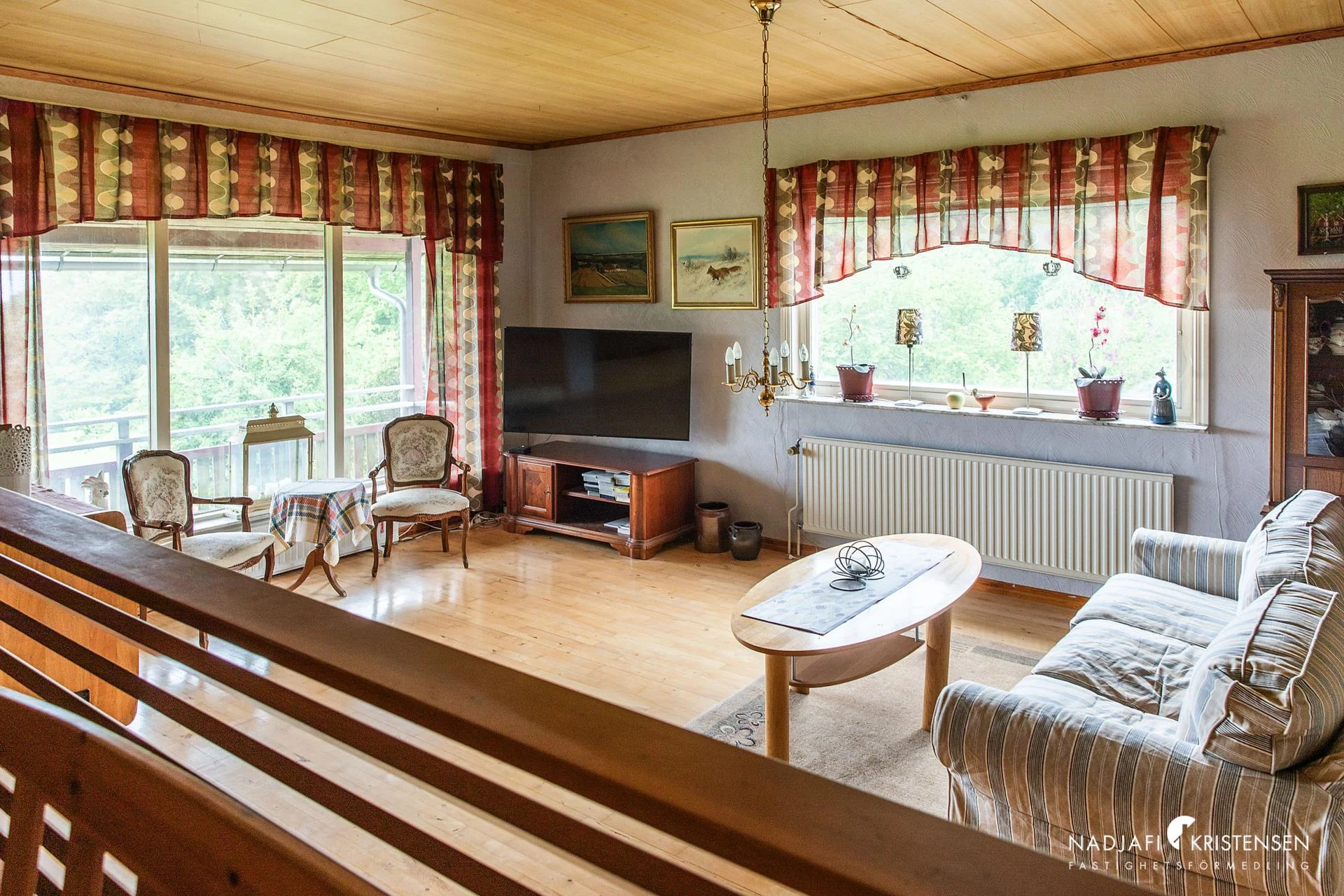 Villa med möjligheter på högt läge