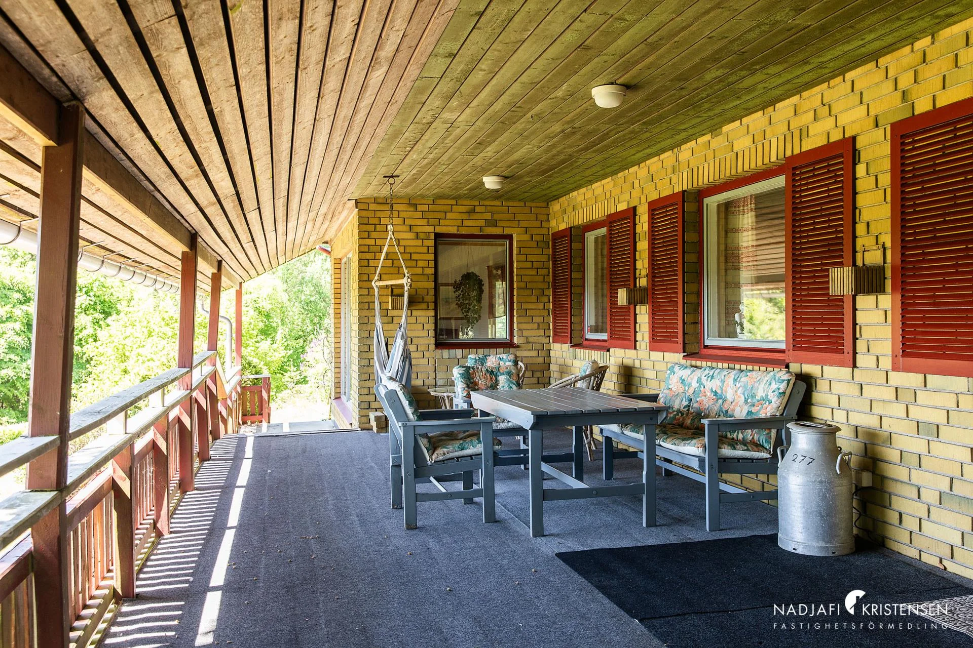 Villa med möjligheter på högt läge