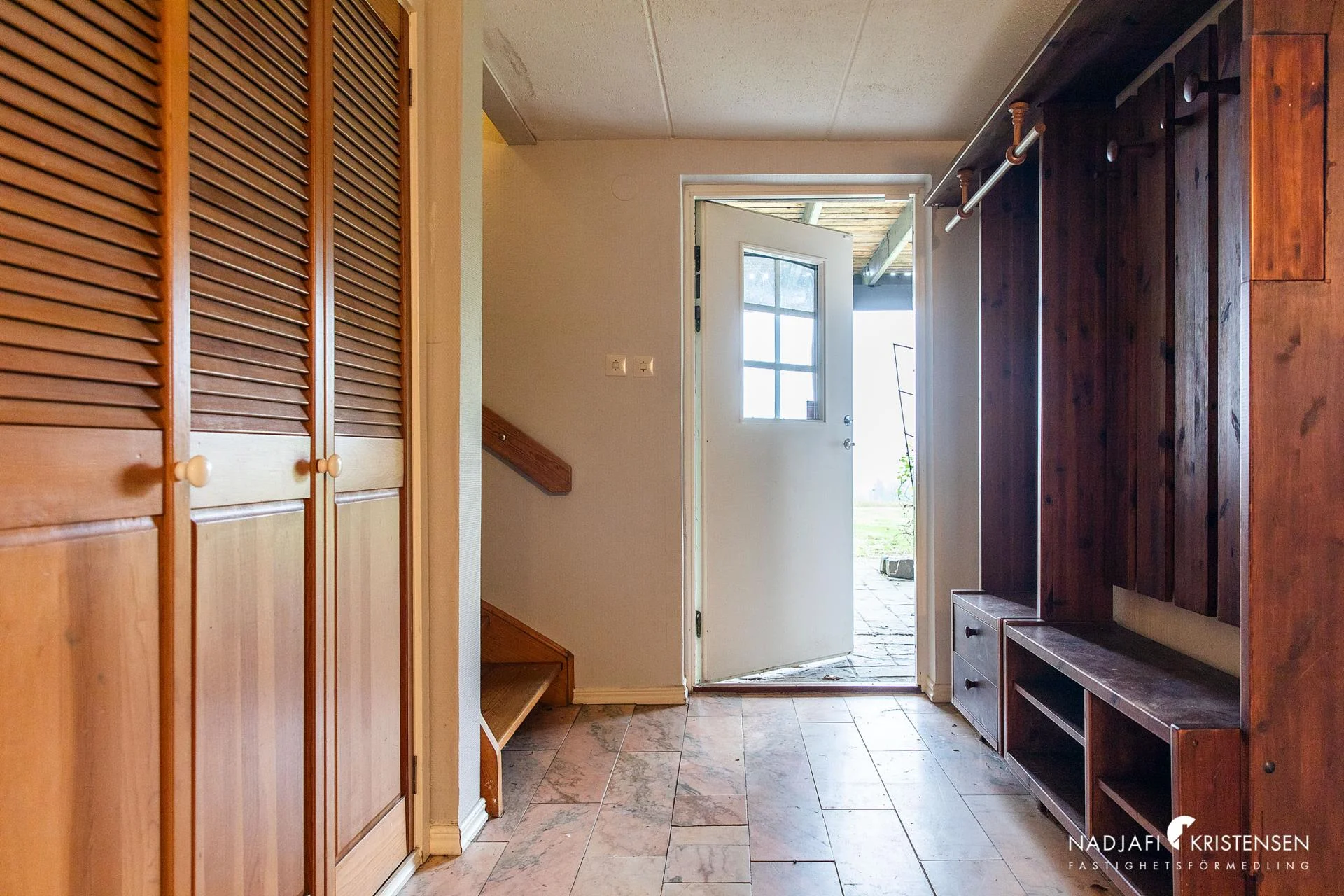 Villa med möjligheter på högt läge