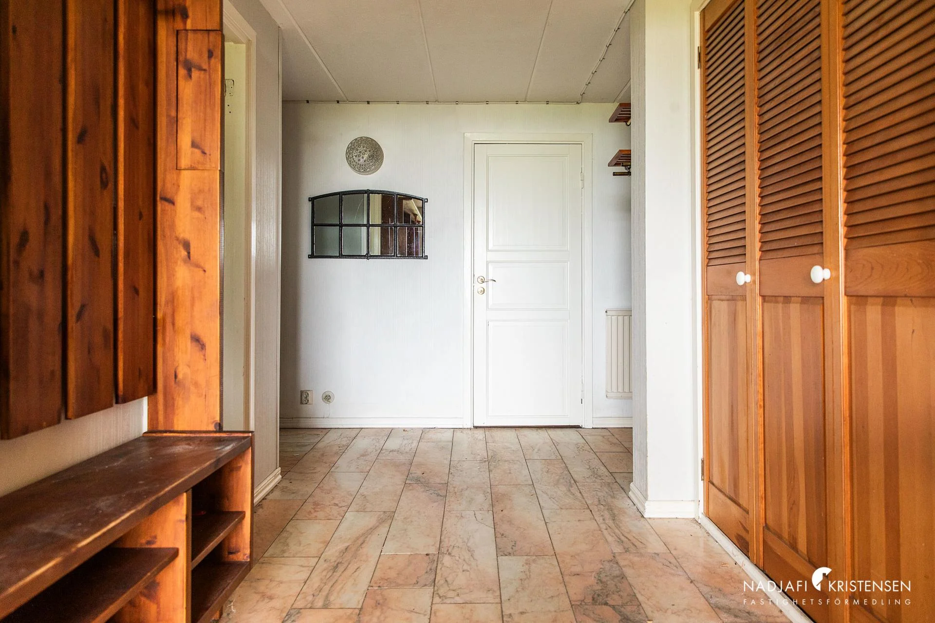 Villa med möjligheter på högt läge