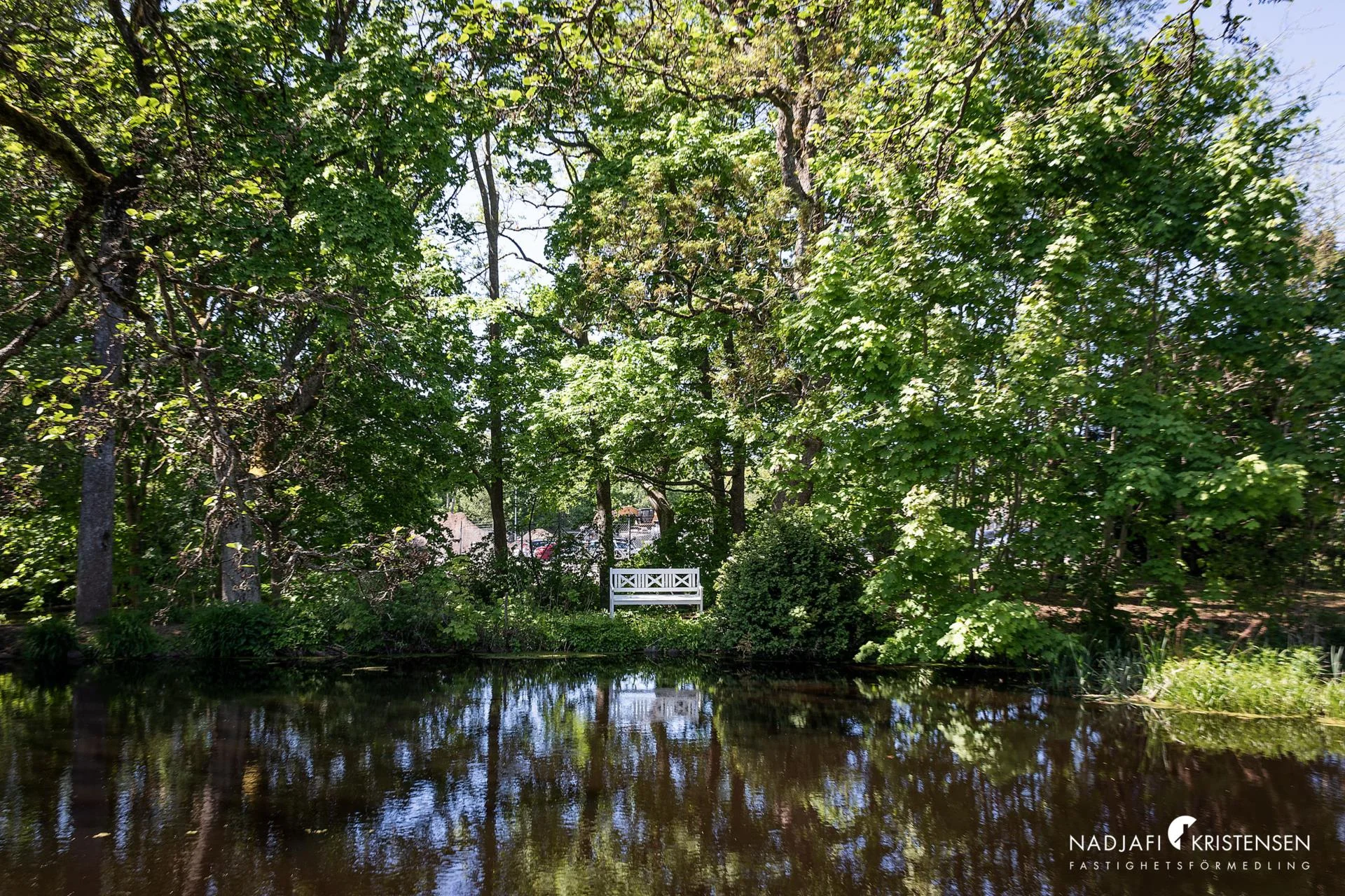 Mångsidig fastighet med stora möjligheter i centrala Hjärnarp