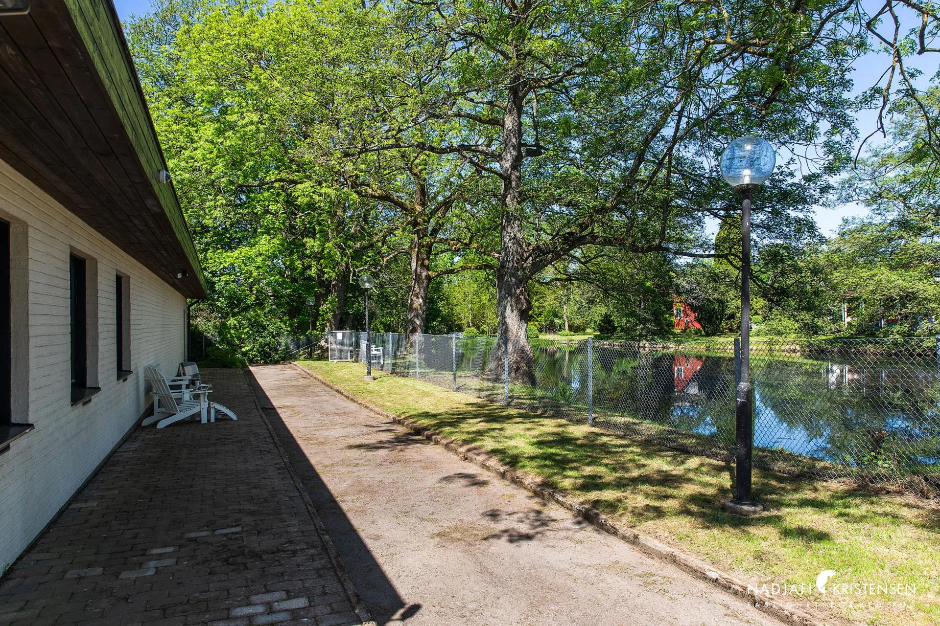 Mångsidig fastighet med stora möjligheter i centrala Hjärnarp