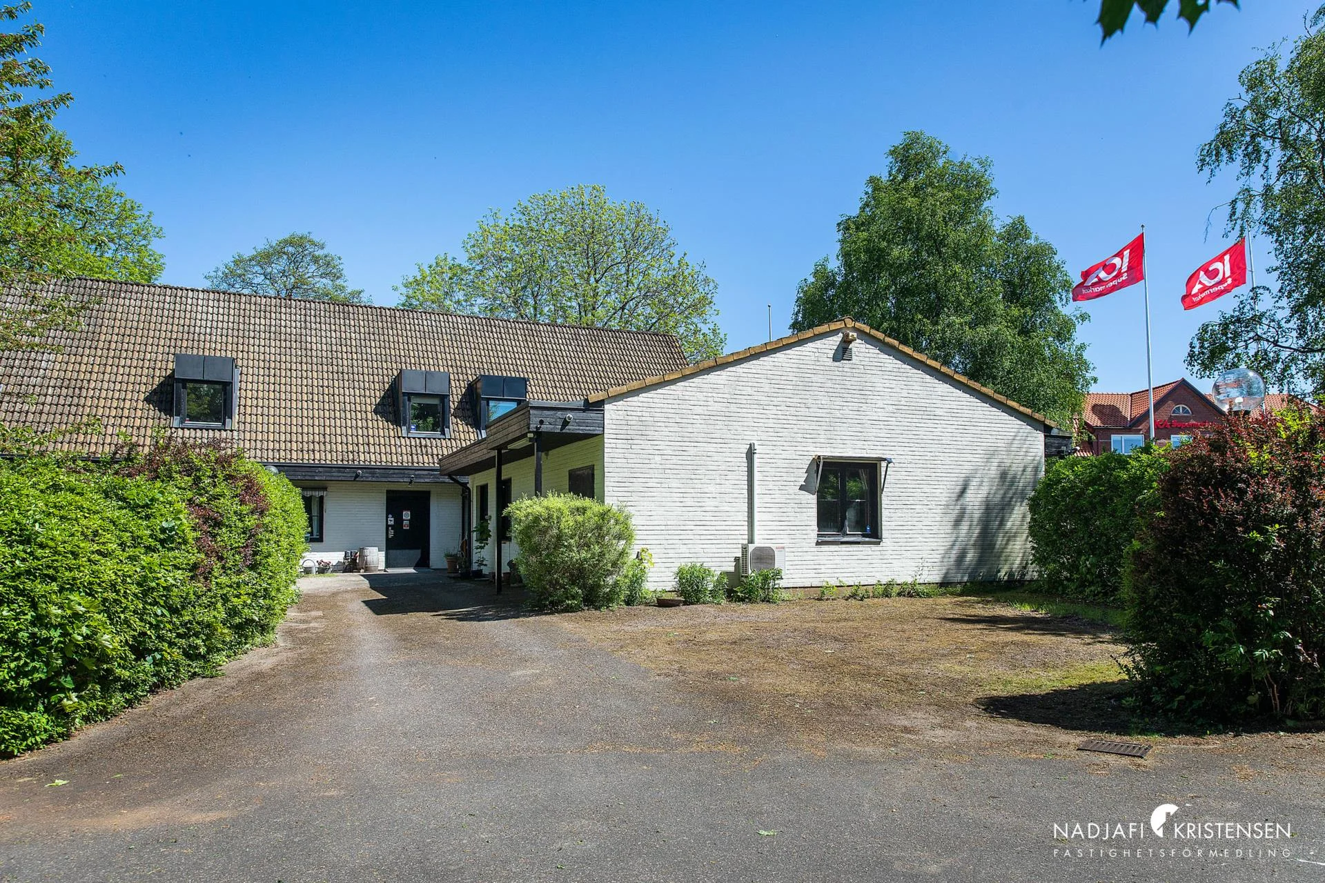 Mångsidig fastighet med stora möjligheter i centrala Hjärnarp