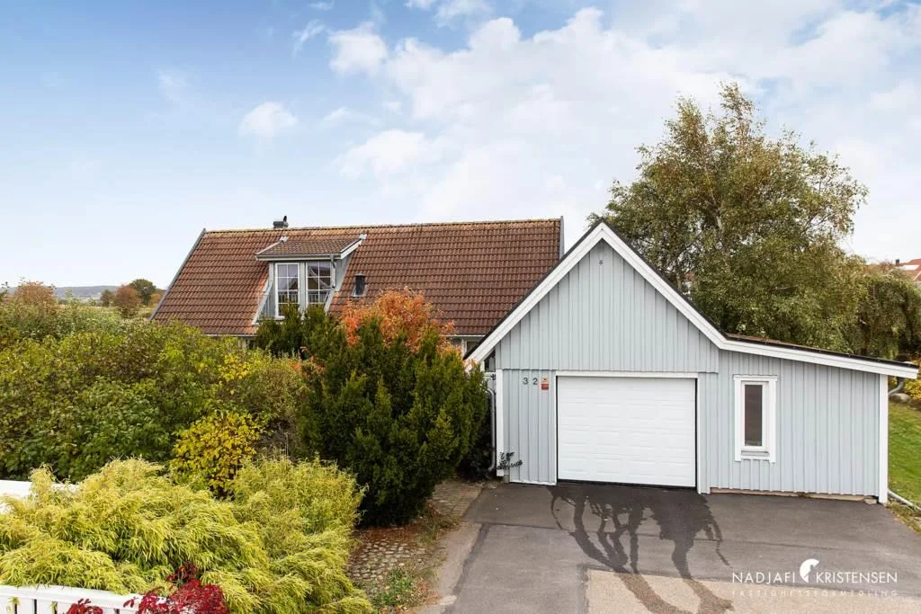 Välskött 1,5-plans villa på lugnt område nära hav och Torekovs golfklubb!