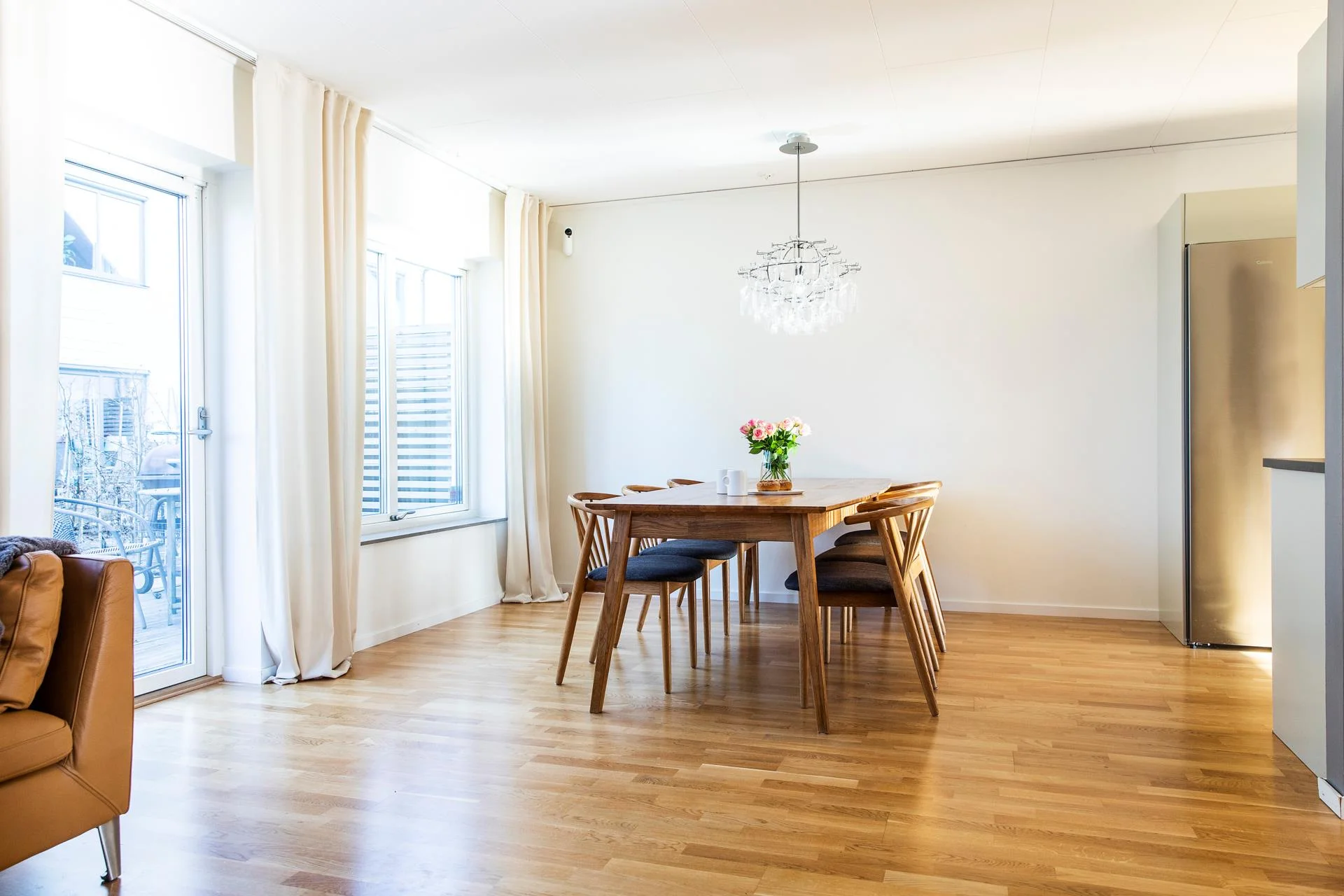 Lättskött och trivsamt radhus i två plan