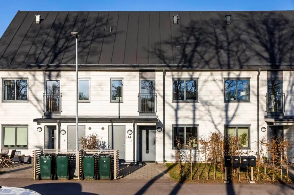 Lättskött och trivsamt radhus i två plan