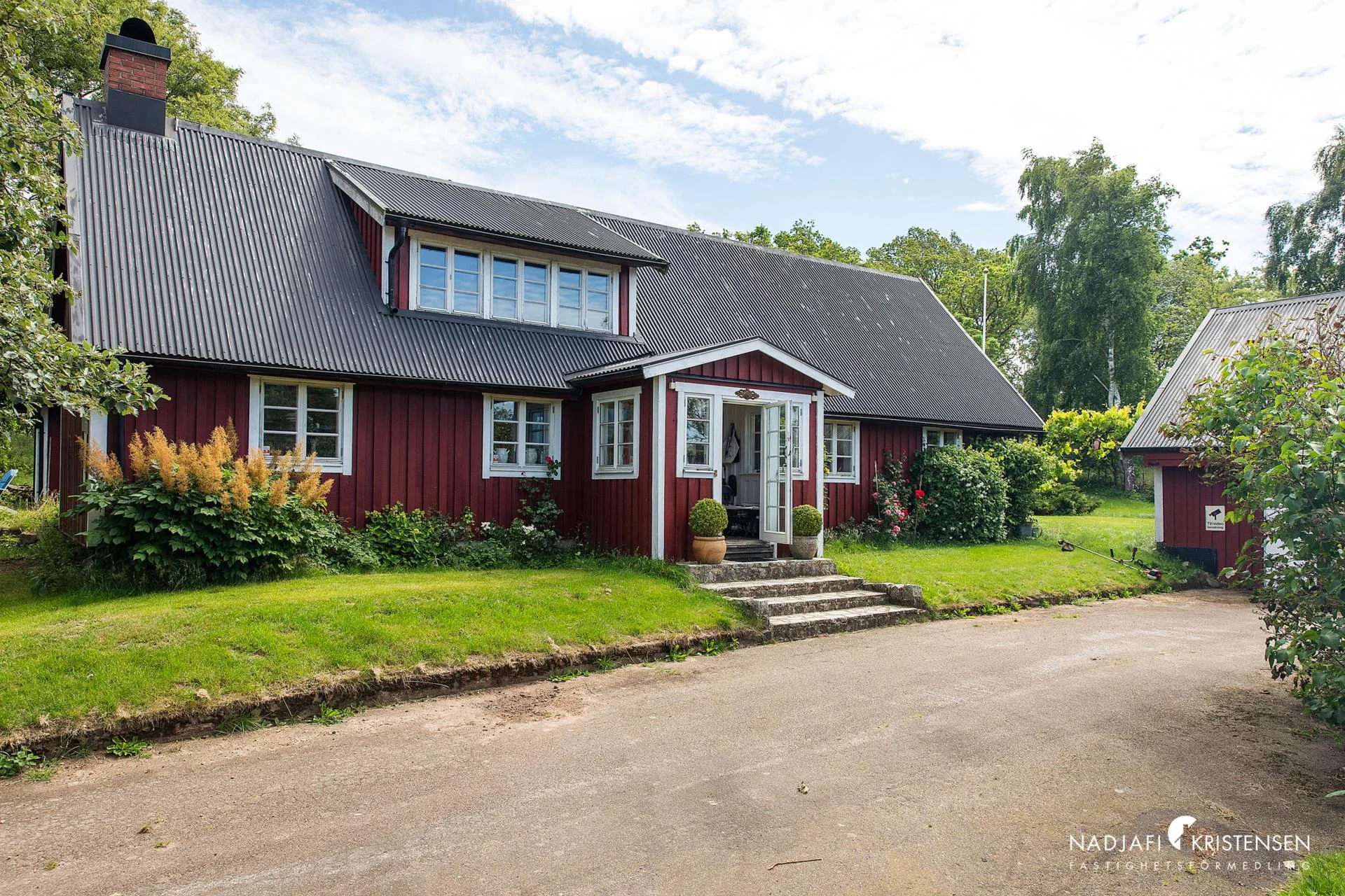 Charmigt boende på lantligt och lugnt läge!