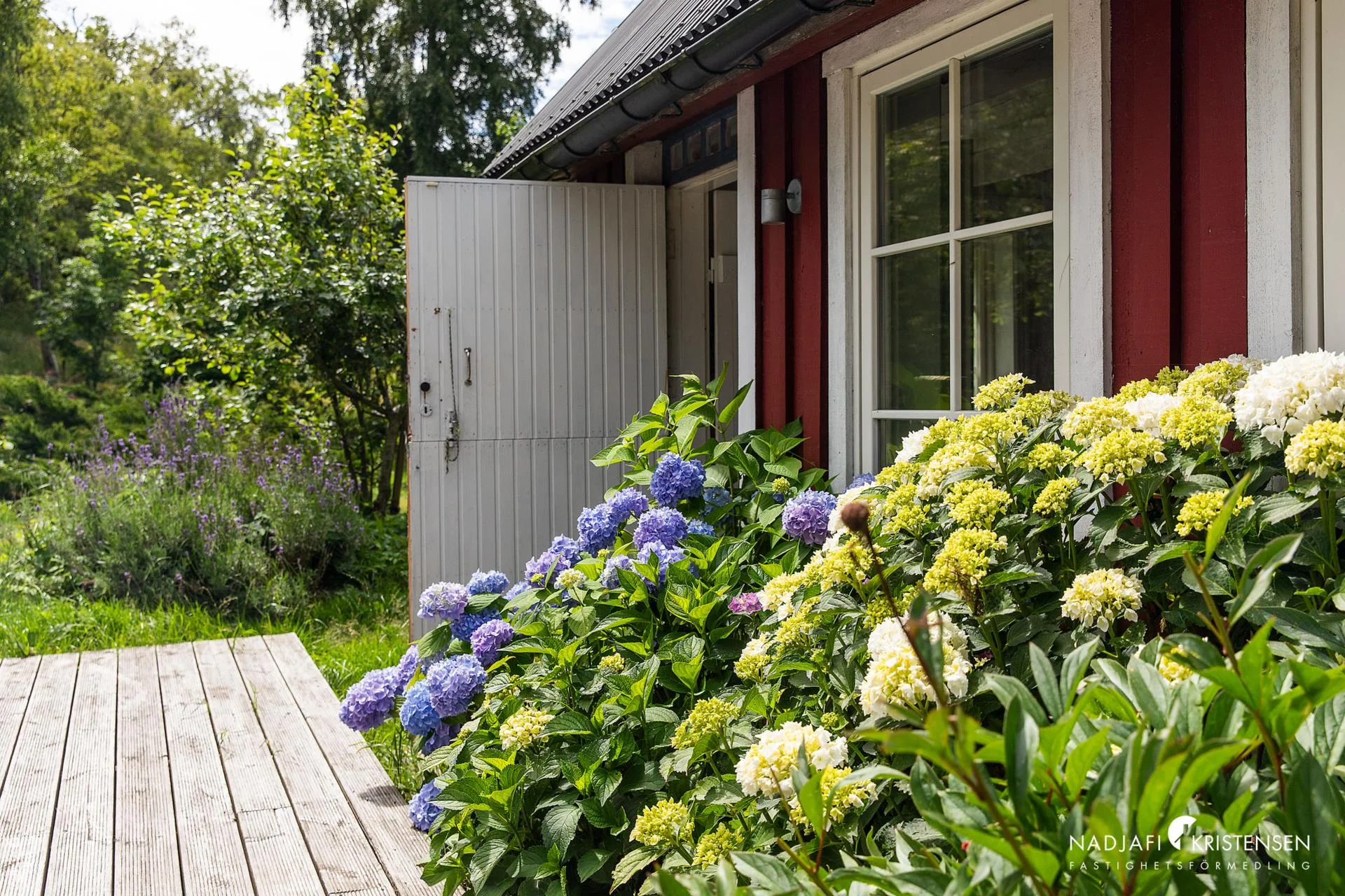 Charmigt boende på lantligt och lugnt läge!