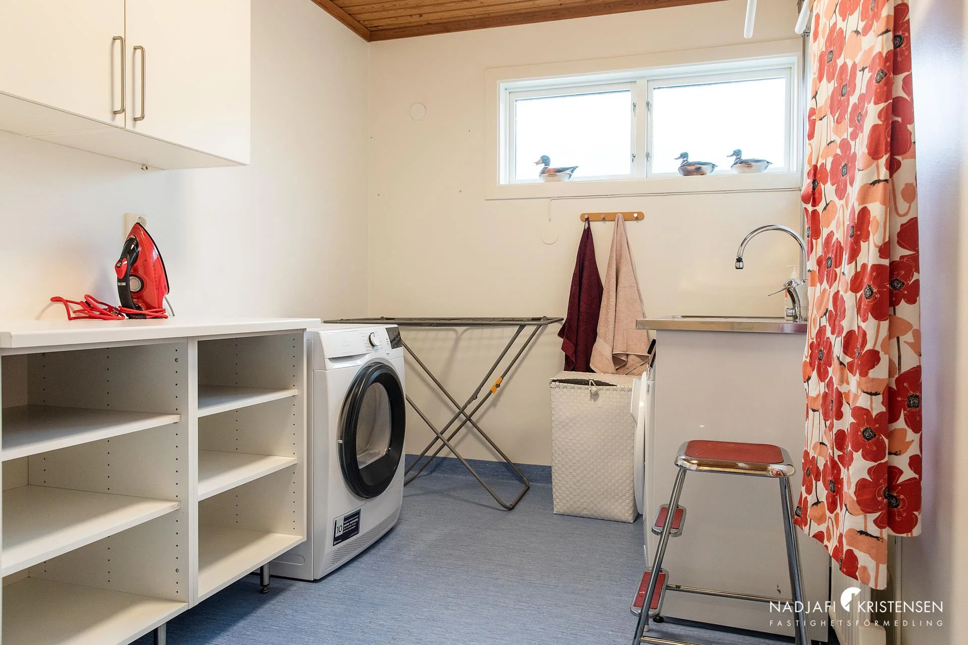 Enplanshus med sju rum i Björkhagen – 200 m till badbrygga för salta dopp