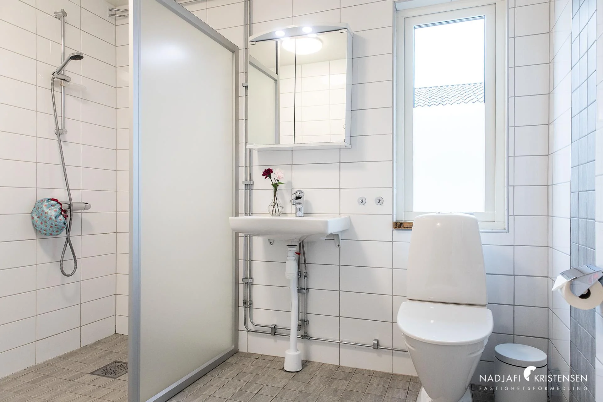 Enplanshus med sju rum i Björkhagen – 200 m till badbrygga för salta dopp