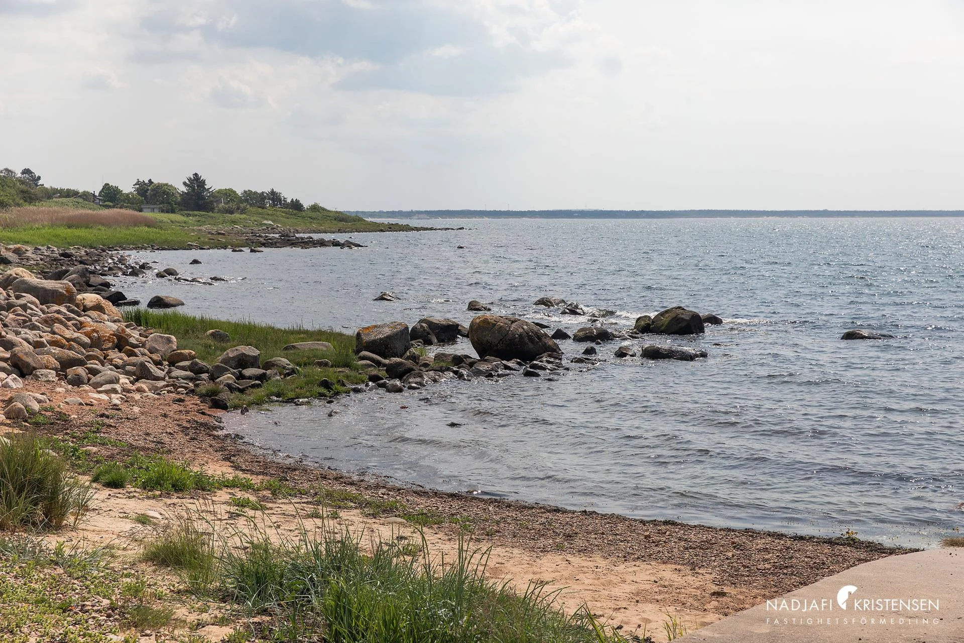 Enplanshus med sju rum i Björkhagen – 200 m till badbrygga för salta dopp