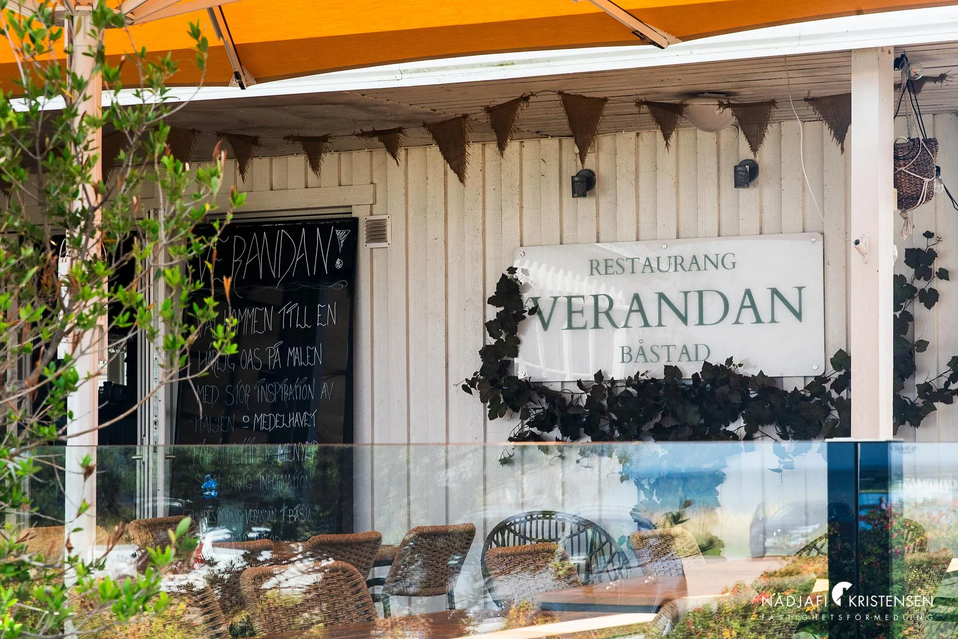 Exklusiv familjevilla med pool, poolhus och vinrum – drömläge på Malen!