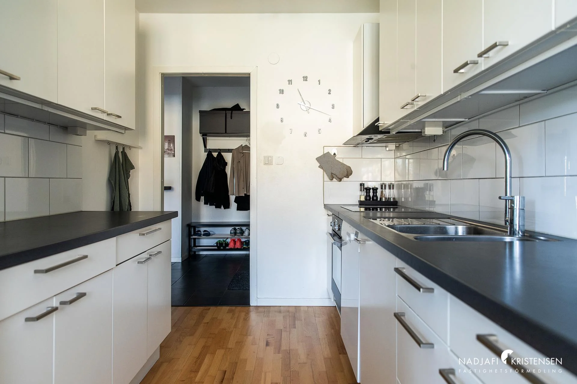 Ljus och modern tvåa med balkong