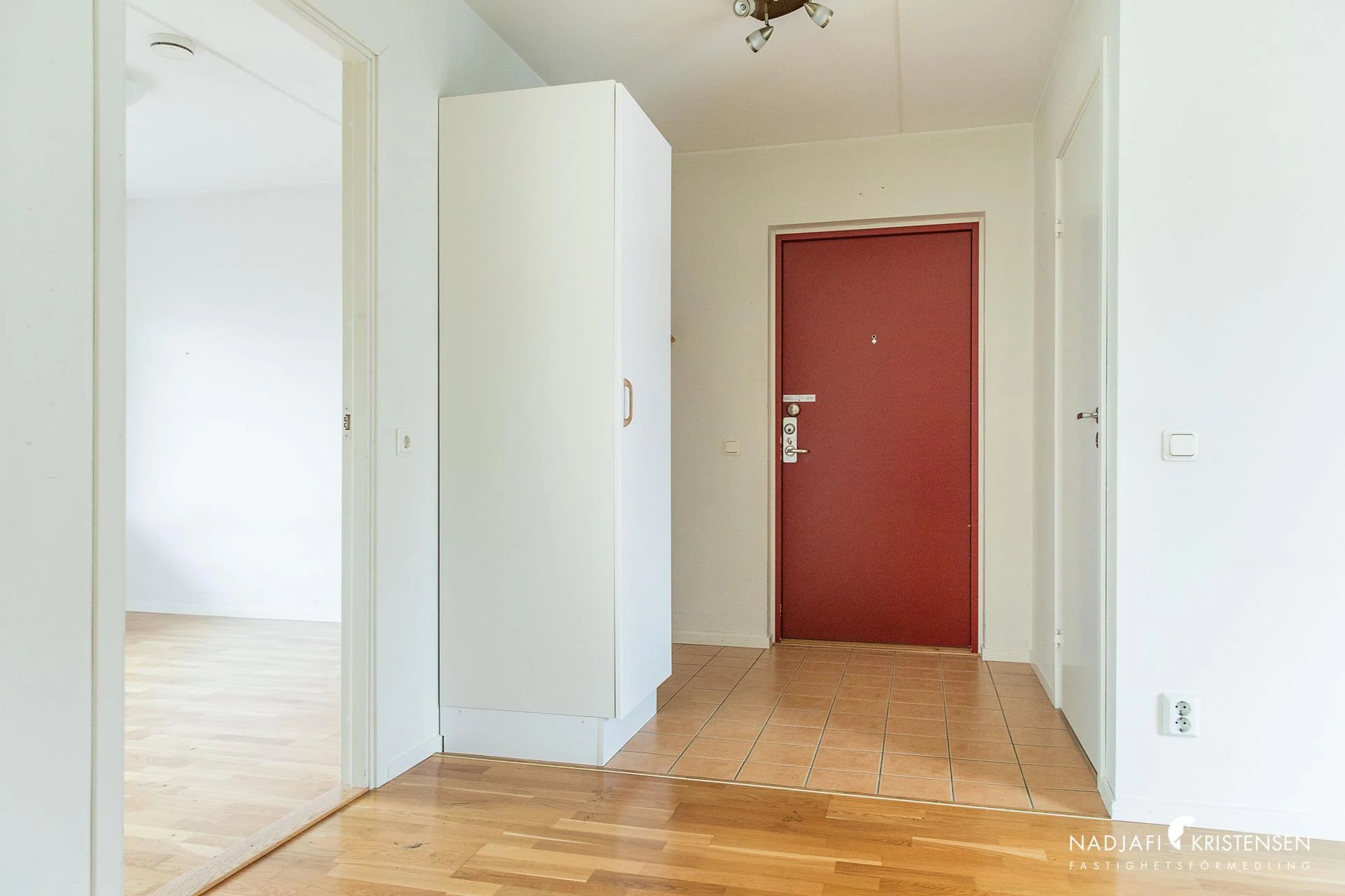 Häftig planlösning och uteplats mitt i byn